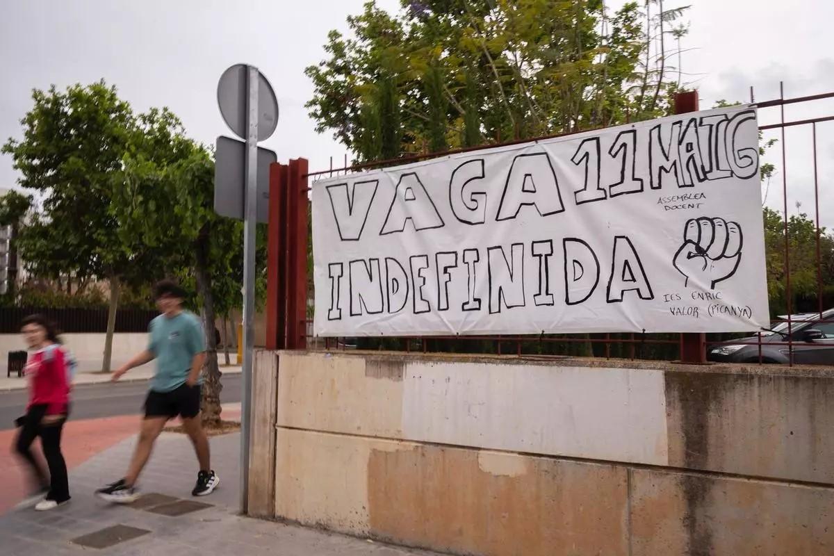 Paro indefinido de docentes en la Comunitat Valenciana arranca con piquetes en Elx, Alicante, València y Castelló
