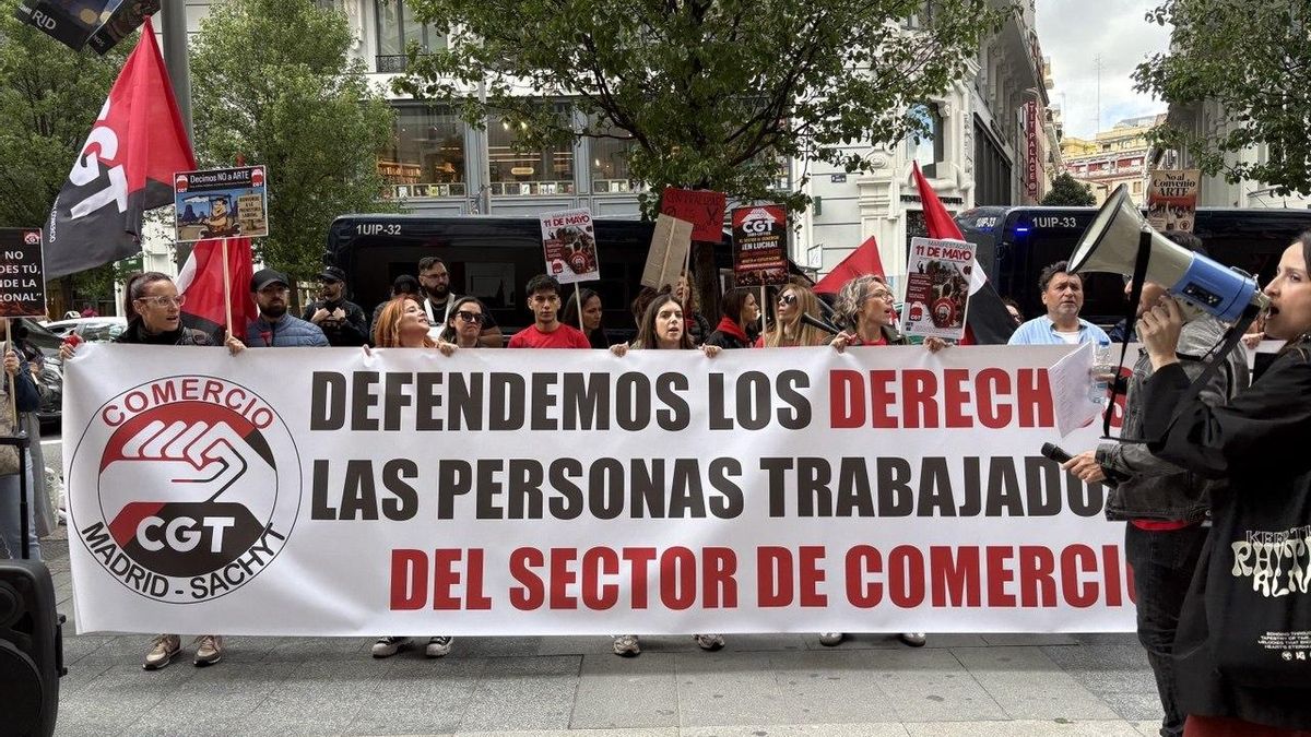 Convenio colectivo textil: UGT y CGT protestan en la Gran Vía y amenazan la firma