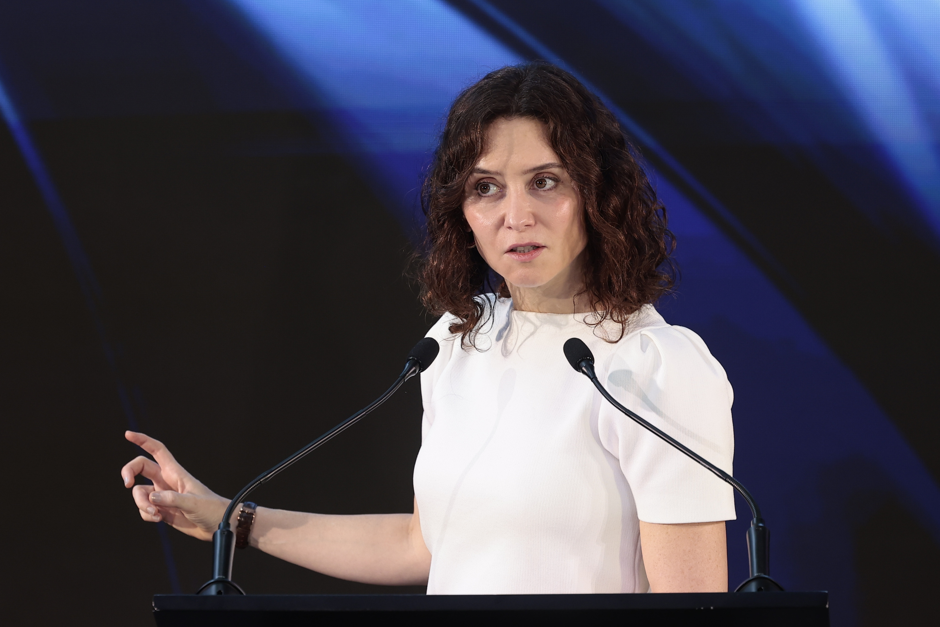 Ayuso denuncia riesgo de seguridad en México tras enfrentamiento con Sheinbaum