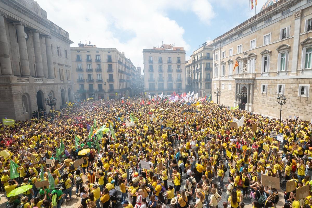 Conselleria d'Educació convoca mesa sectorial tras tercera huelga docente y exige respuestas