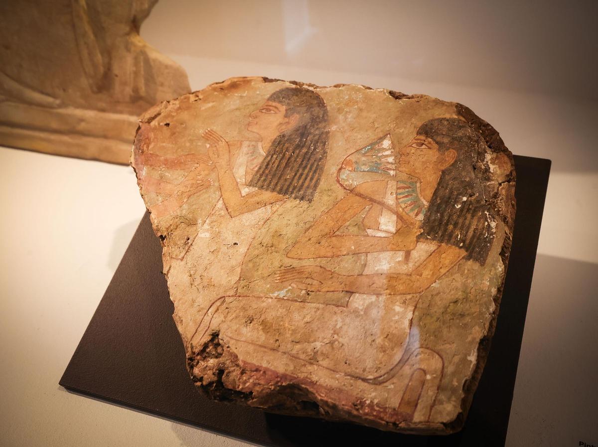 Sarcófago completo de Padietfy, expuesto en la muestra permanente del Museu Egipci