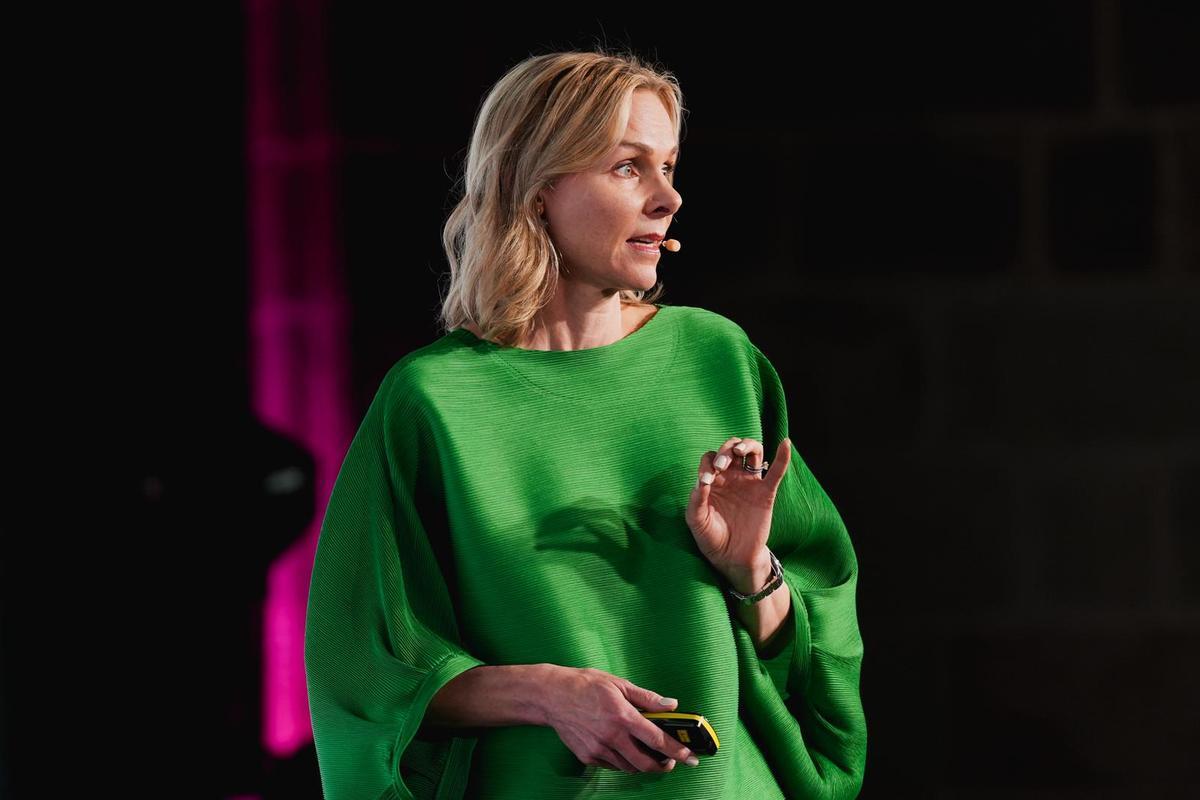 Musk obligado a cumplir normas UE, advierte la jurista Anu Bradford