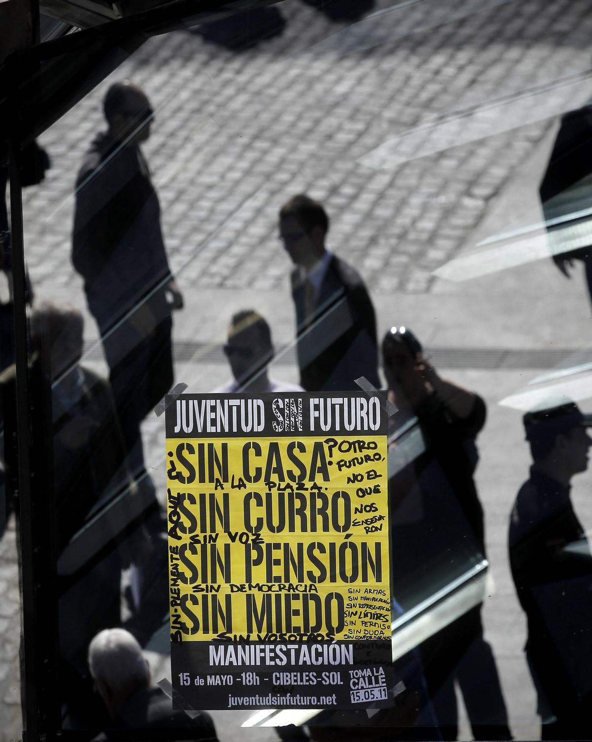 Manifestantes del 15-M en la Puerta del Sol, 2011