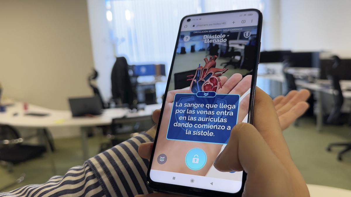 Captura de pantalla de la plataforma digital de UNIVERSAE que muestra el panel de contenidos centralizado