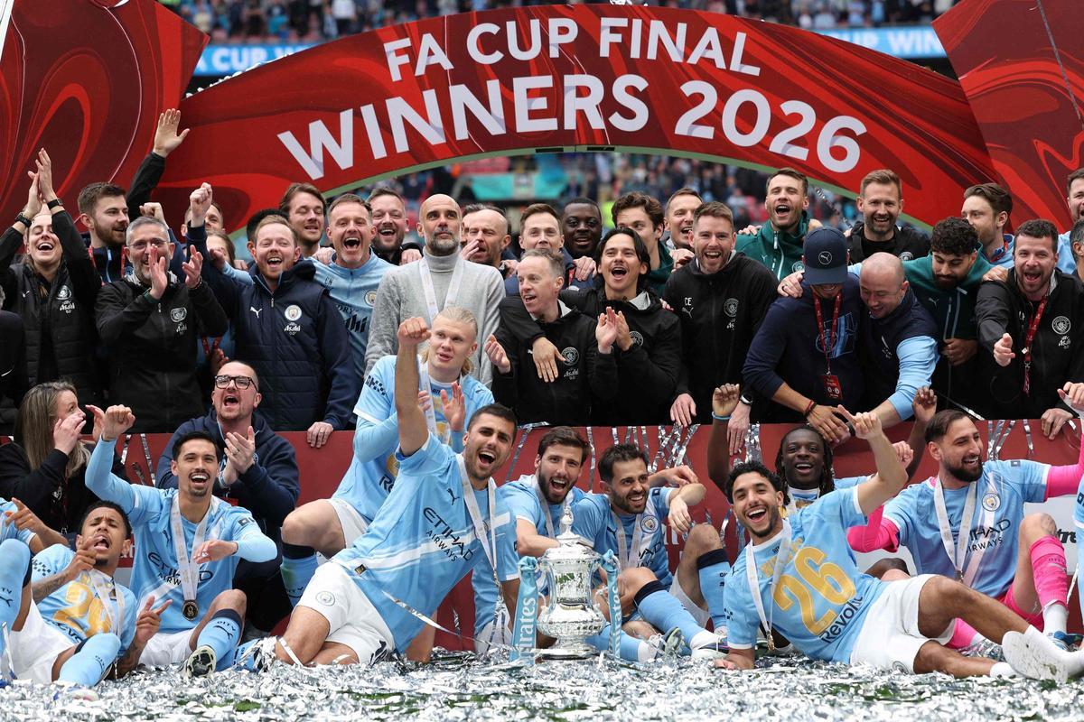 Pep Guardiola levanta su 41.º trofeo en Wembley