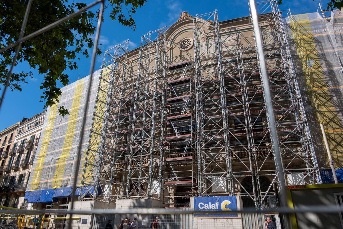 Render del nuevo Teatre Principal con la Rambla de fondo