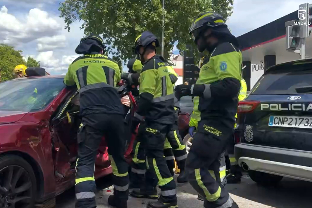 Accidente múltiple en Alcalá y Miguel Yuste deja ocho heridos