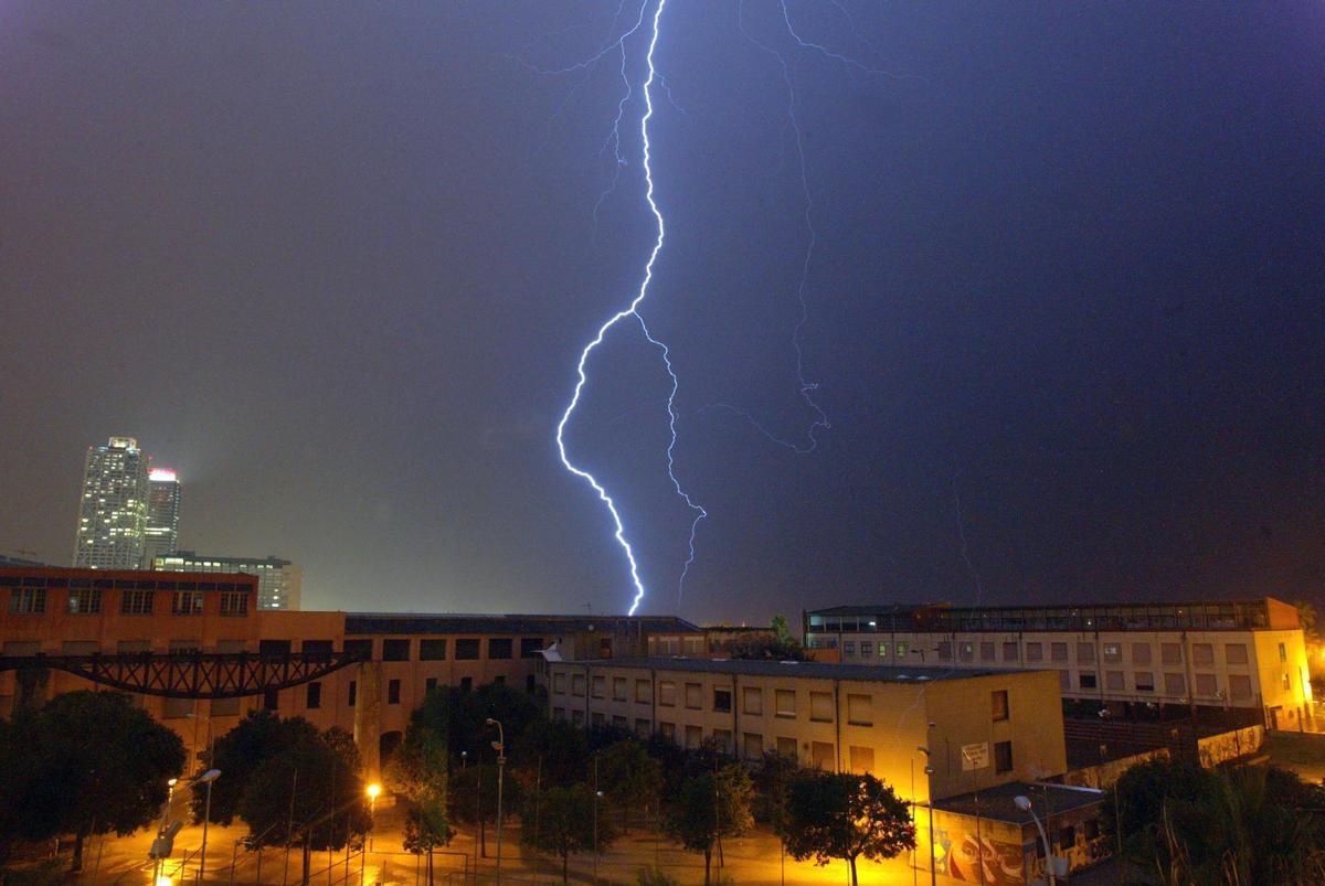 Trueno en Vallvidrera genera registro sísmico y activa plan Inuncat por lluvias intensas