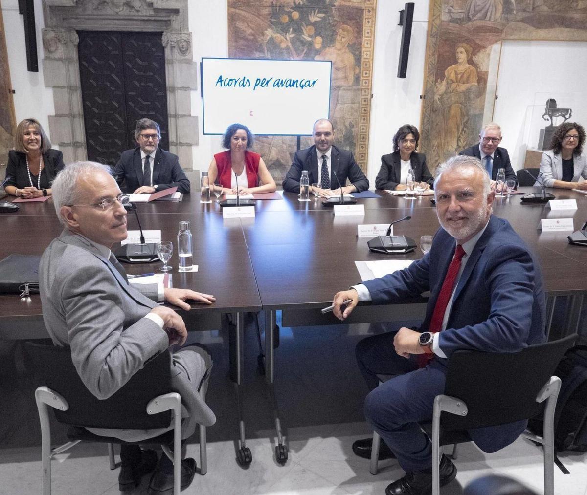 Reunión de la comisión bilateral con el ministro Torres y la consellera Dalamau