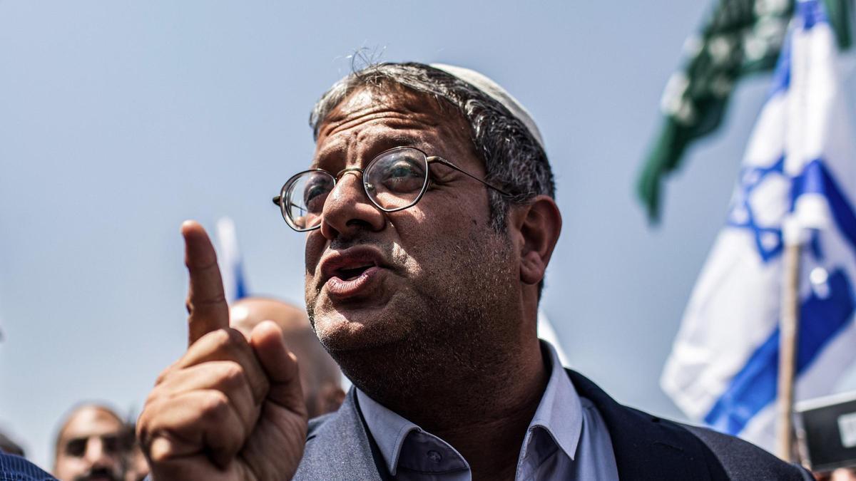 Itamar Ben‑Gvir obliga a activistas de la Flotilla a arrodillarse y los llama terroristas