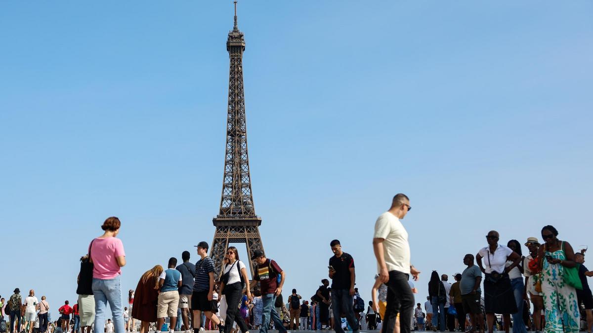 Ola de calor récord en Francia provoca muerte en carrera deportiva en París