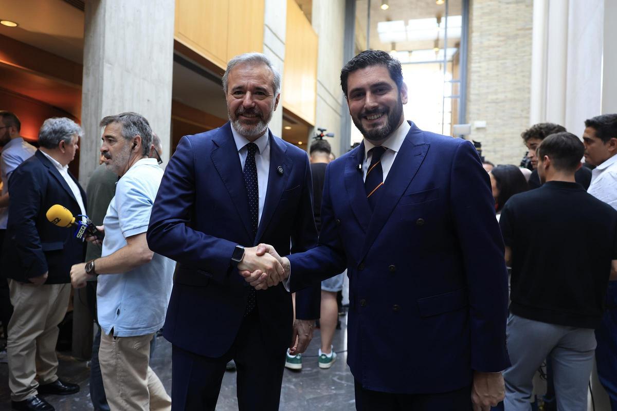 Firma del pacto de presupuestos entre Illa y Junqueras