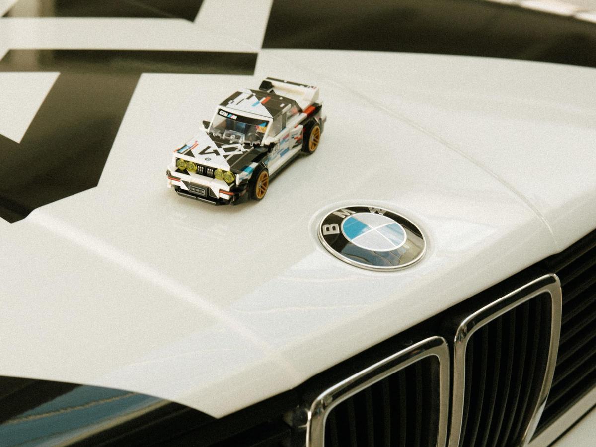 Set LEGO Speed Champions BMW M3 E30 en exhibición