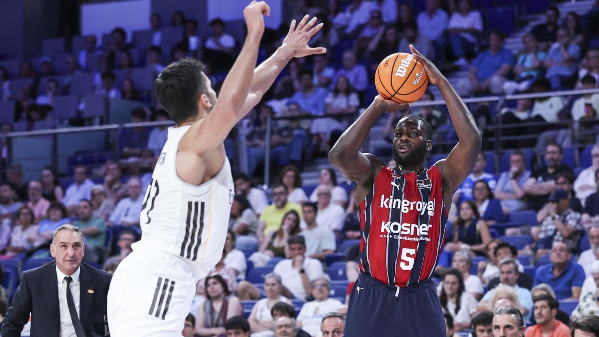 Baskonia se impone al Real Madrid 88-83 y se consolida segundo en la Liga Endesa