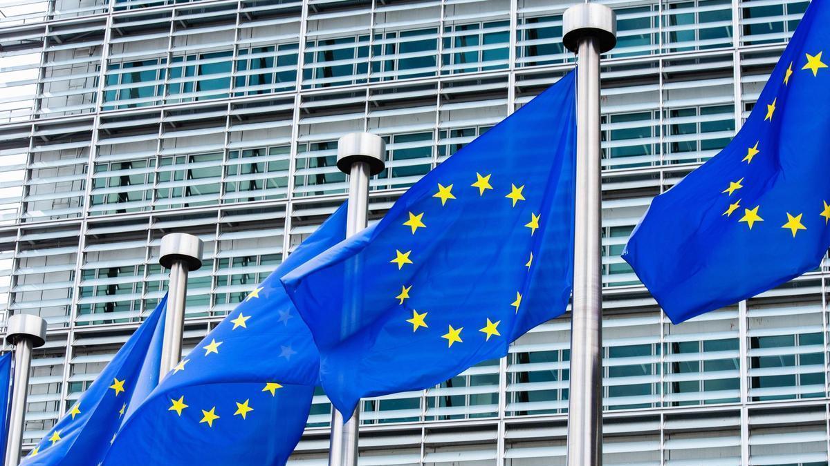 Eurostat revela que la media de horas laborales en la UE 2025 roza las 36