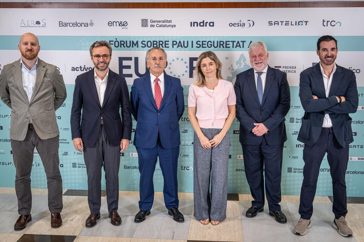 Fotografía del II Foro de Prensa Ibérica con participantes en el escenario