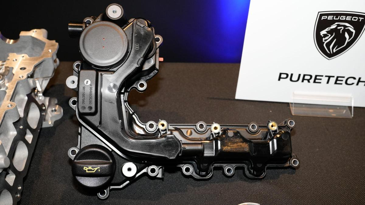 Detalle del motor Turbo 100 con pistones reforzados y sistema de lubricación de alta presión
