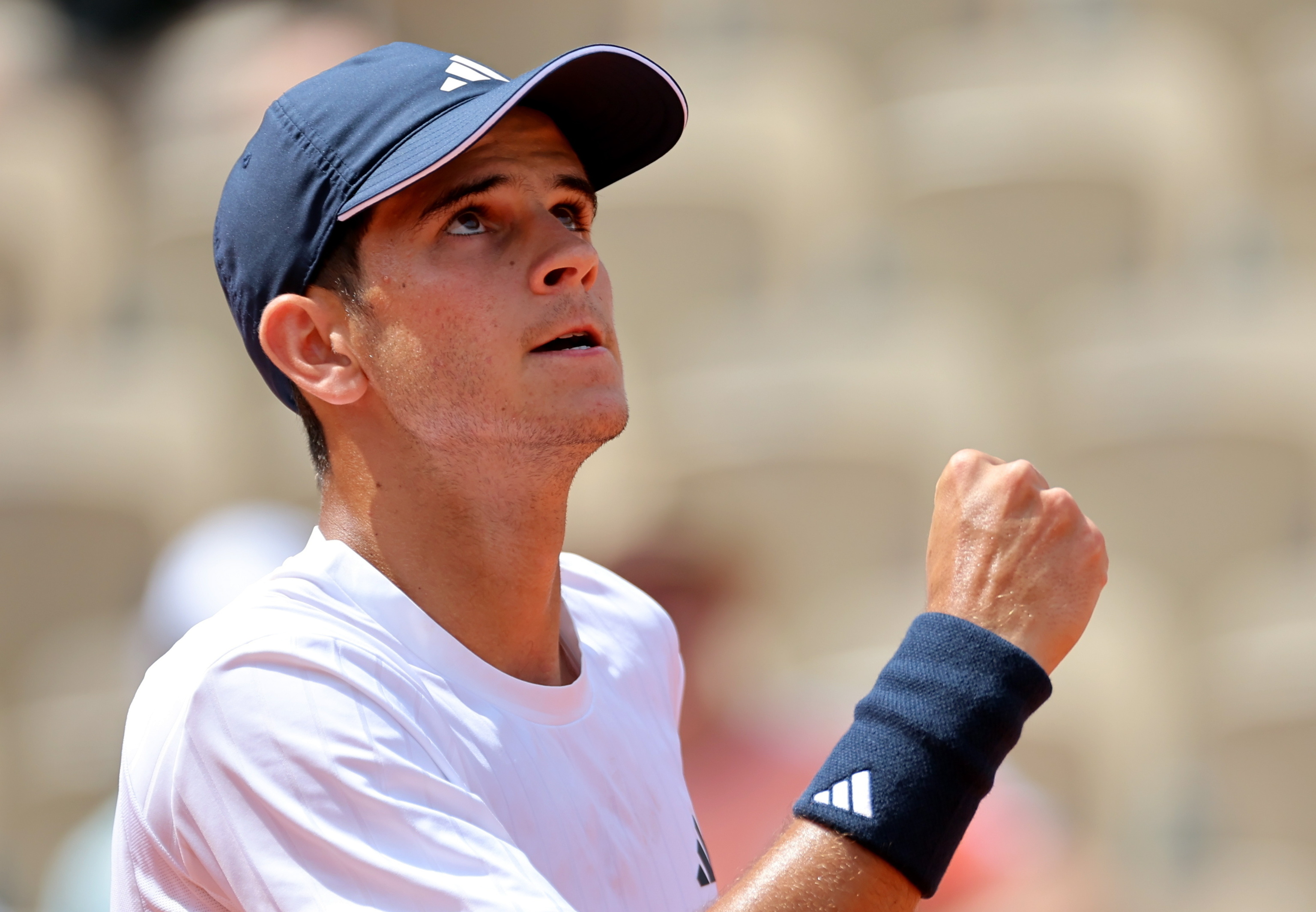 Rafa Jódar sorprende en Roland Garros y accede a octavos tras épico duelo de cinco sets