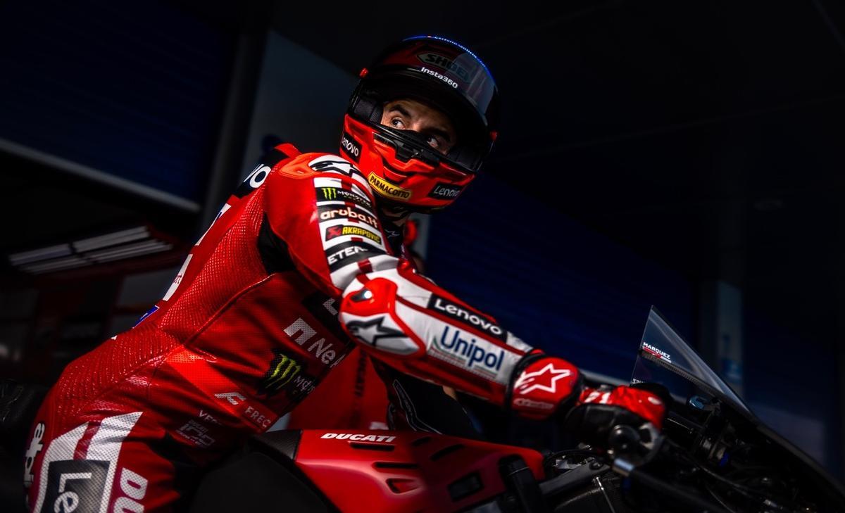 Marc Márquez en su moto durante la sesión de entrenamiento en Mugello