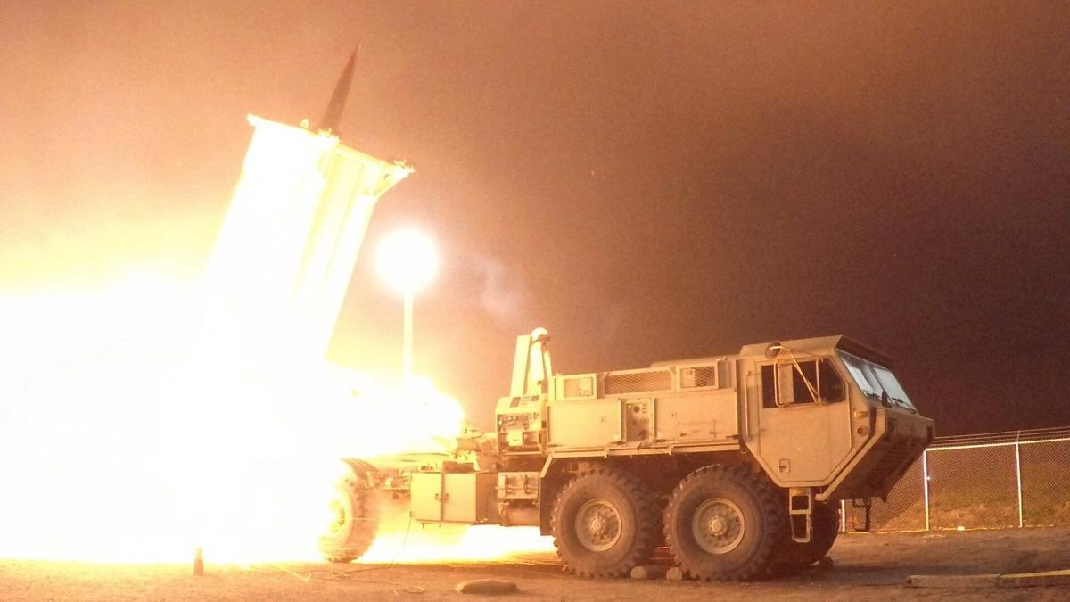 Interceptador THAAD lanzado en prueba en Alaska, 2017