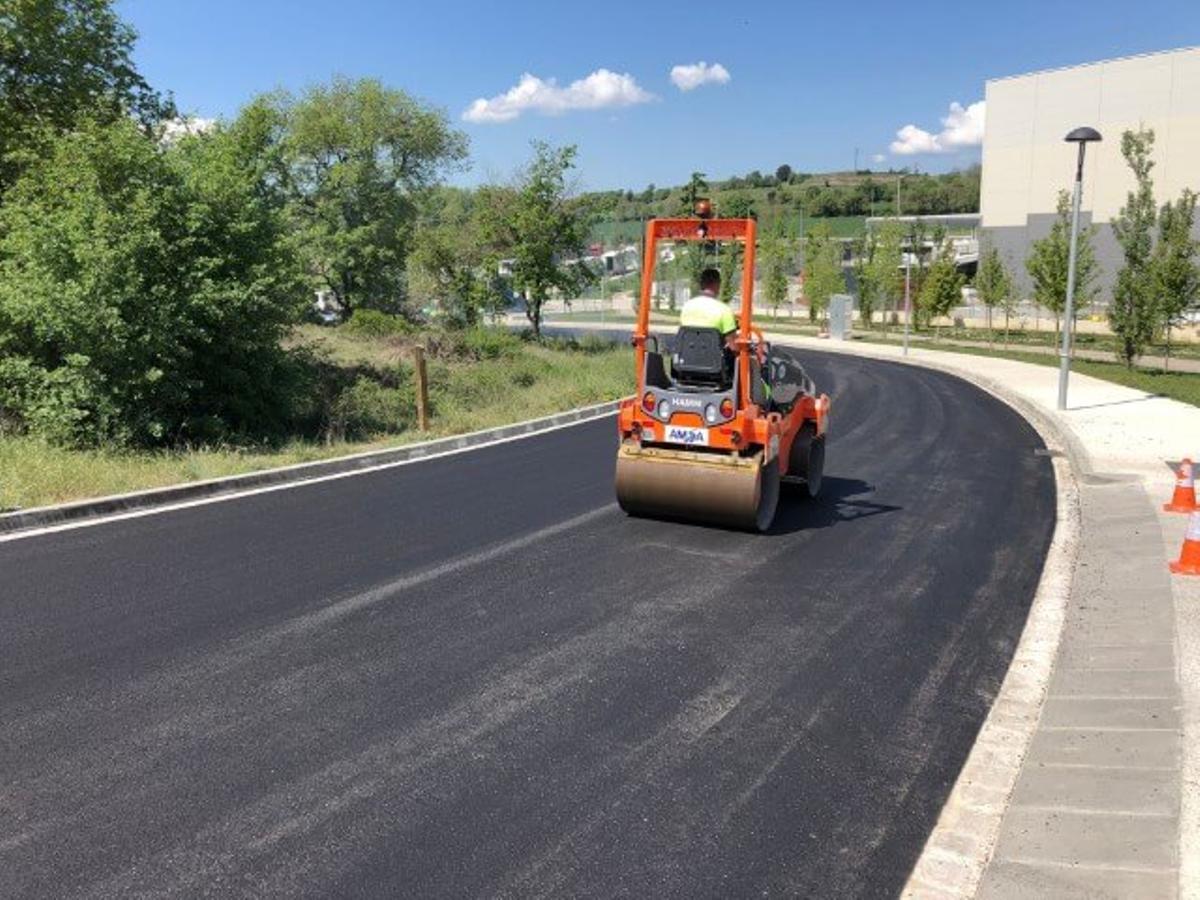 Carretera asfaltada con aditivo MR6 de MacRebur en Barcelona