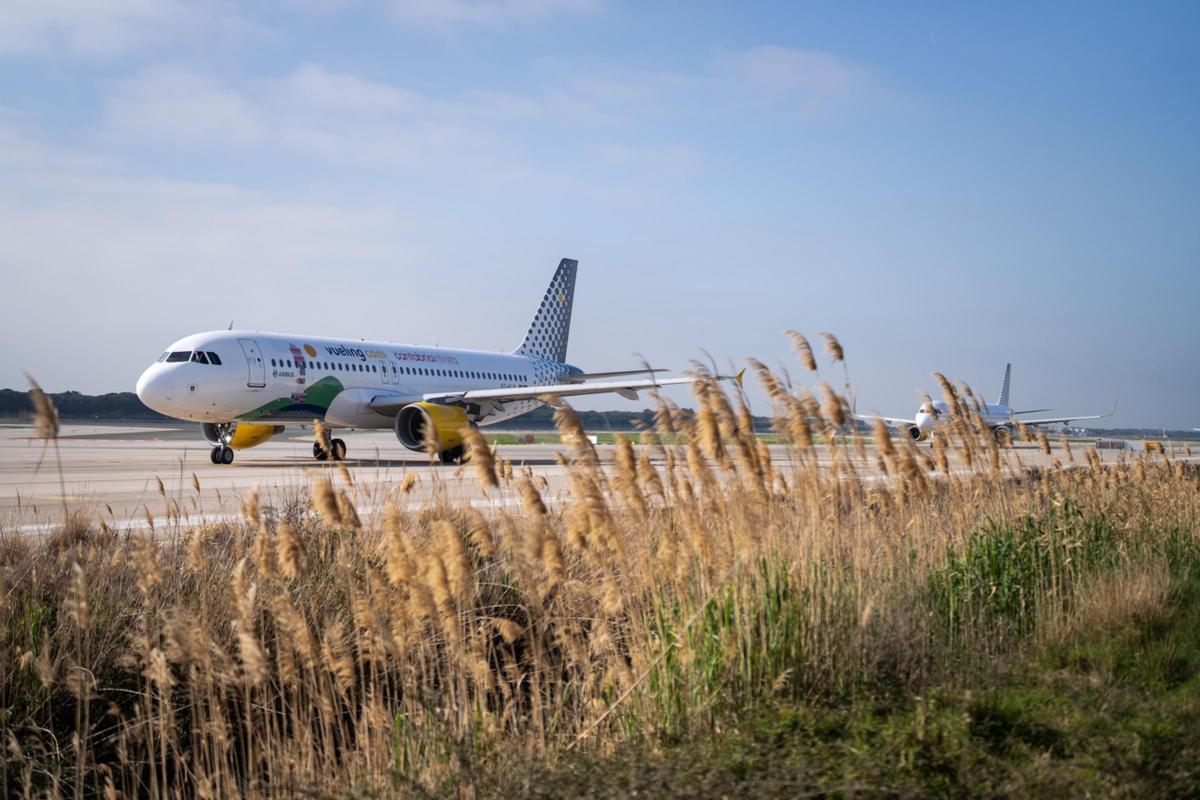 Avión Vueling VY3282 aterrizando en el aeropuerto de Fez