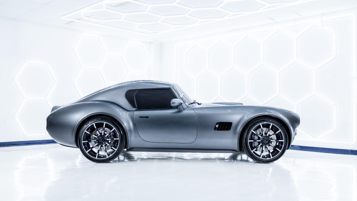 Detalle del chasis de aluminio y carrocería de fibra de carbono del AC Cobra GT Coupe
