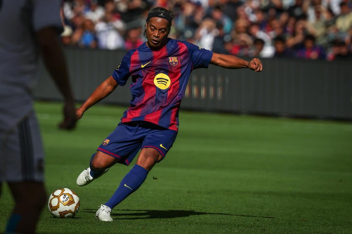 Jugadores del Barça Legends antes del partido en Seúl