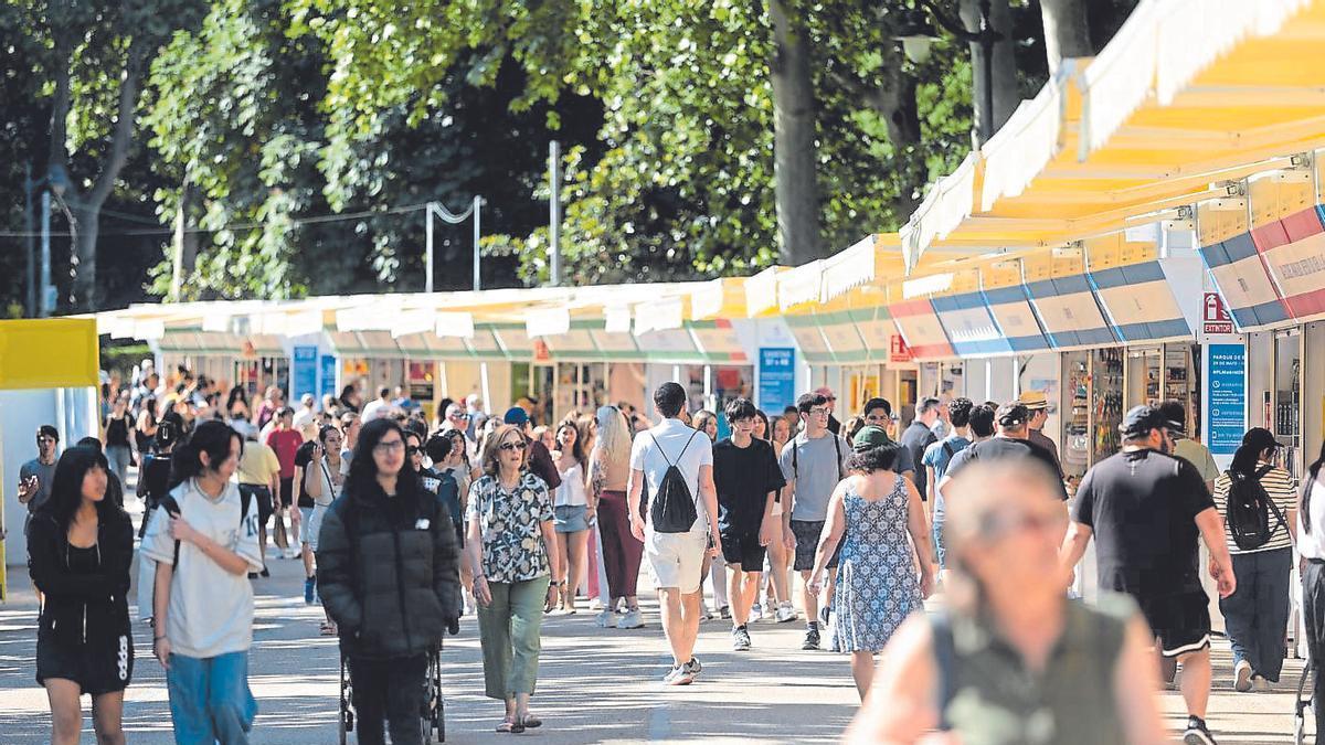 Feria del Libro de Madrid 2024: la 85ª edición abre sus puertas en el Retiro