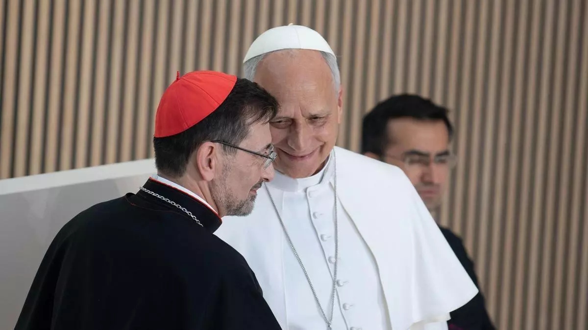 Político Rull hablando en rueda de prensa sobre la visita del Papa