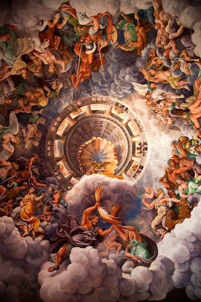 Vista panorámica de la Loggia delle Pescherie en Mantua