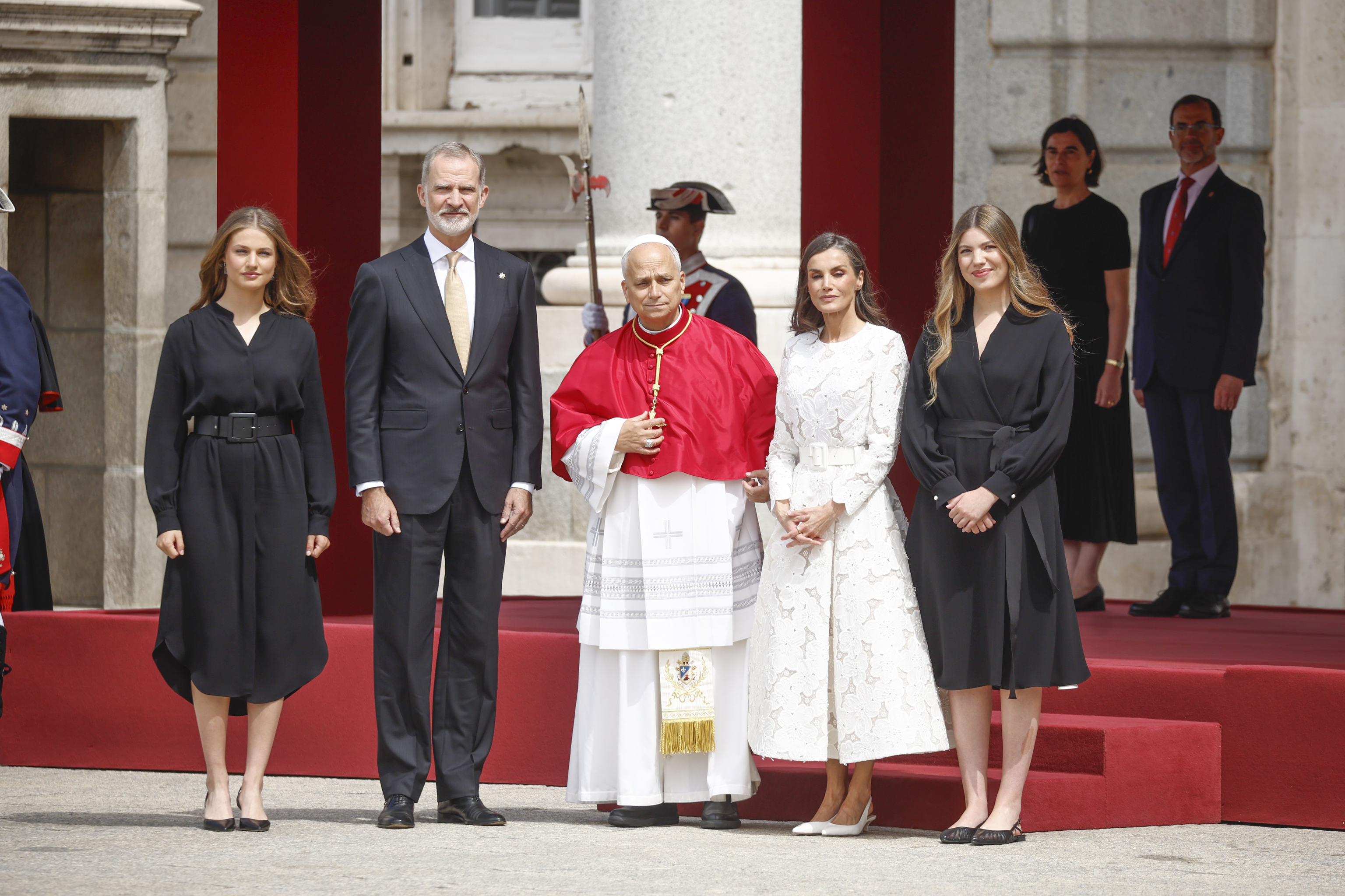 Reina Letizia y sus hijas en la misa del Papa León XIV en la Plaza de Cibeles