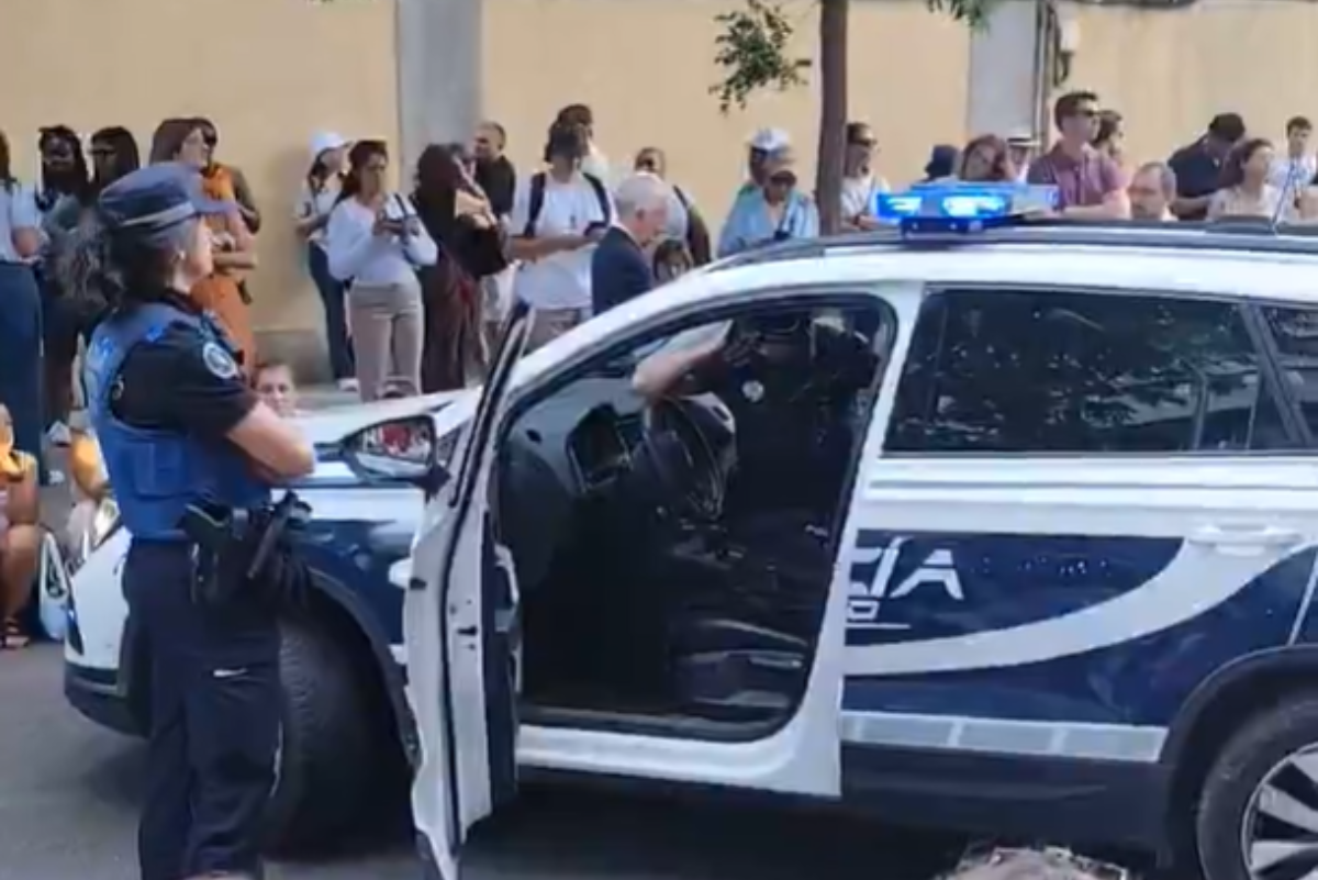 Policía retransmite misa del Papa en Cibeles mediante megáfono y se vuelve viral