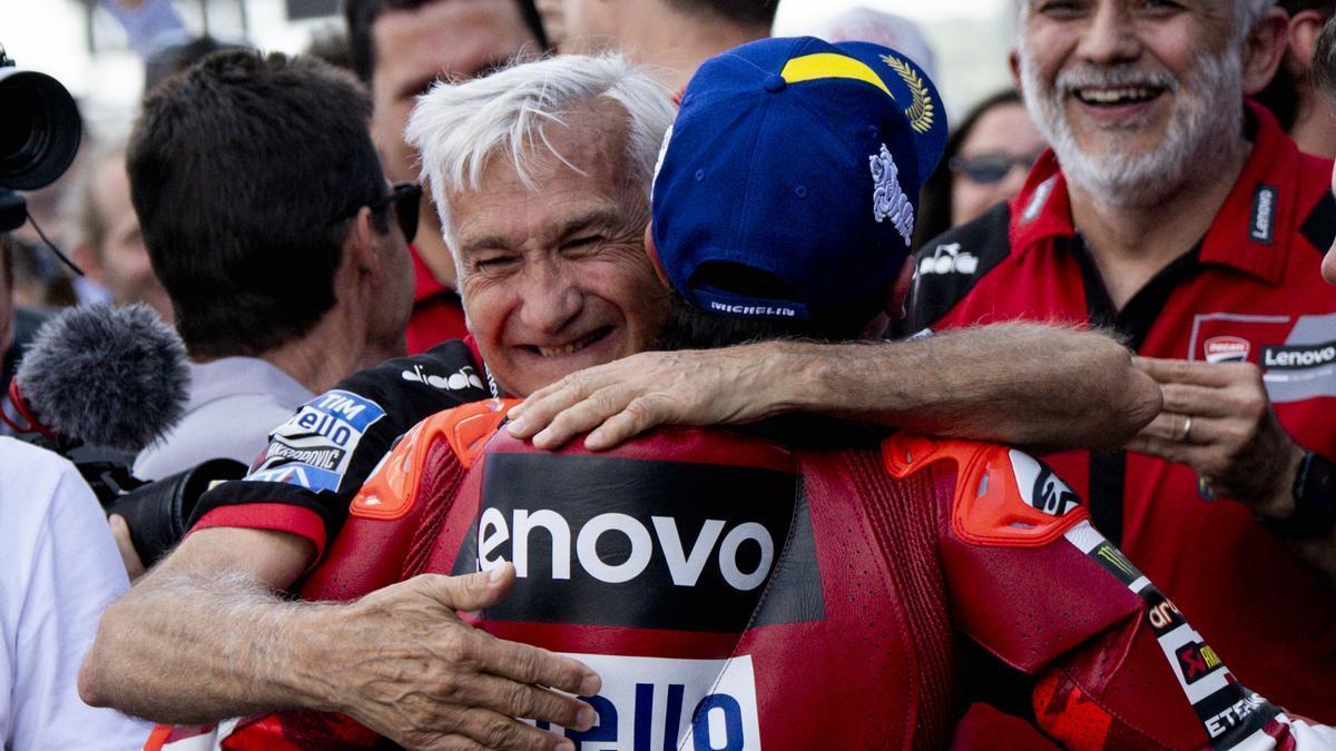Marc Márquez arrasa en Hungría: pole, sprint y carrera, y su futuro asegurado con Lenovo Ducati
