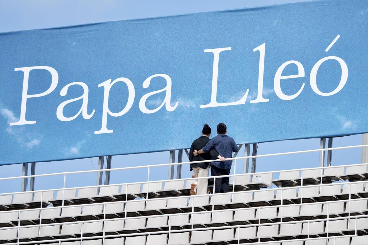 Fotografía oficial del Papa León XIV en la vigilia, capturada por Ferran Nadeu