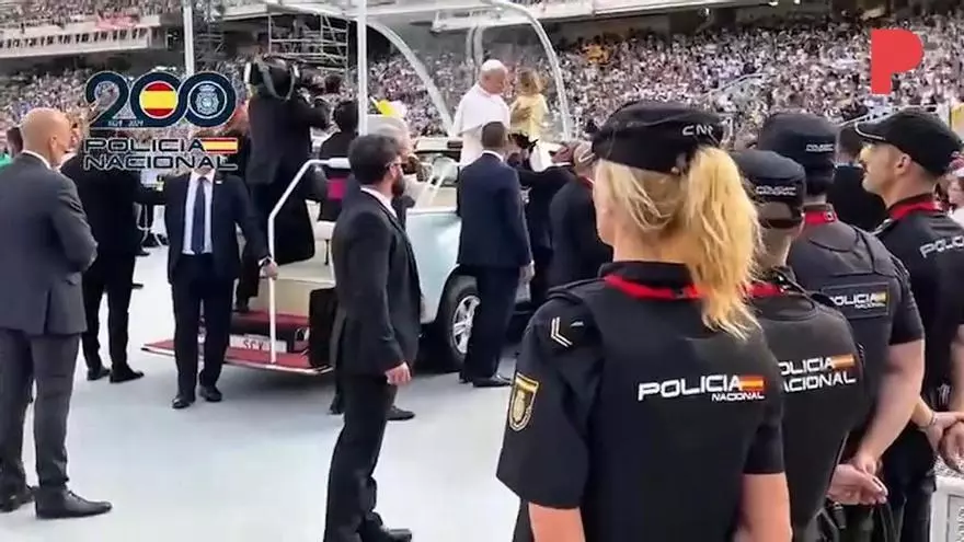 Sesión de las Cortes de Castilla y León con los procuradores presentes