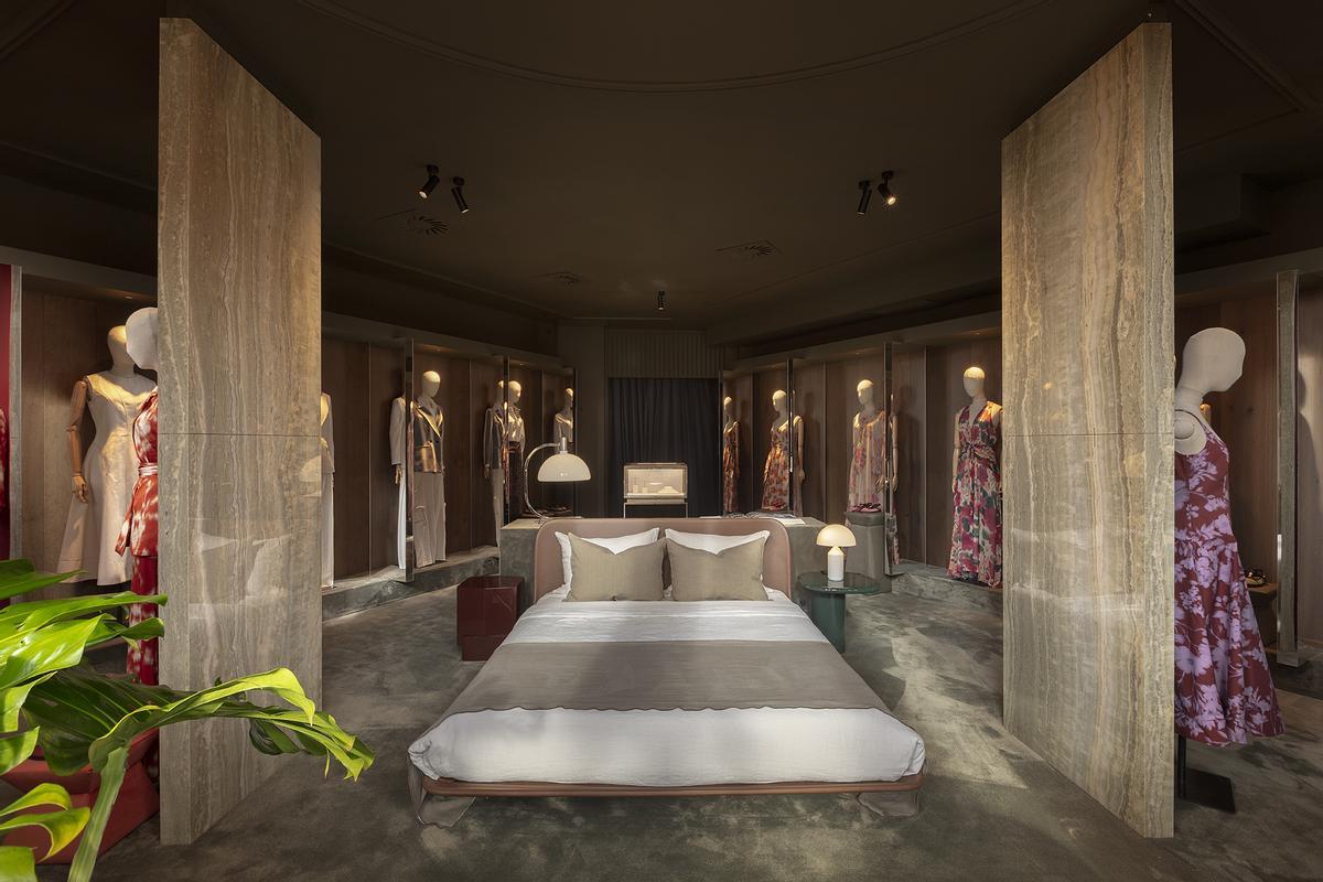 Detalle del vestidor‑suite de Juan Avellaneda y Ricard Trenchs, donde moda y interiorismo se entrelazan