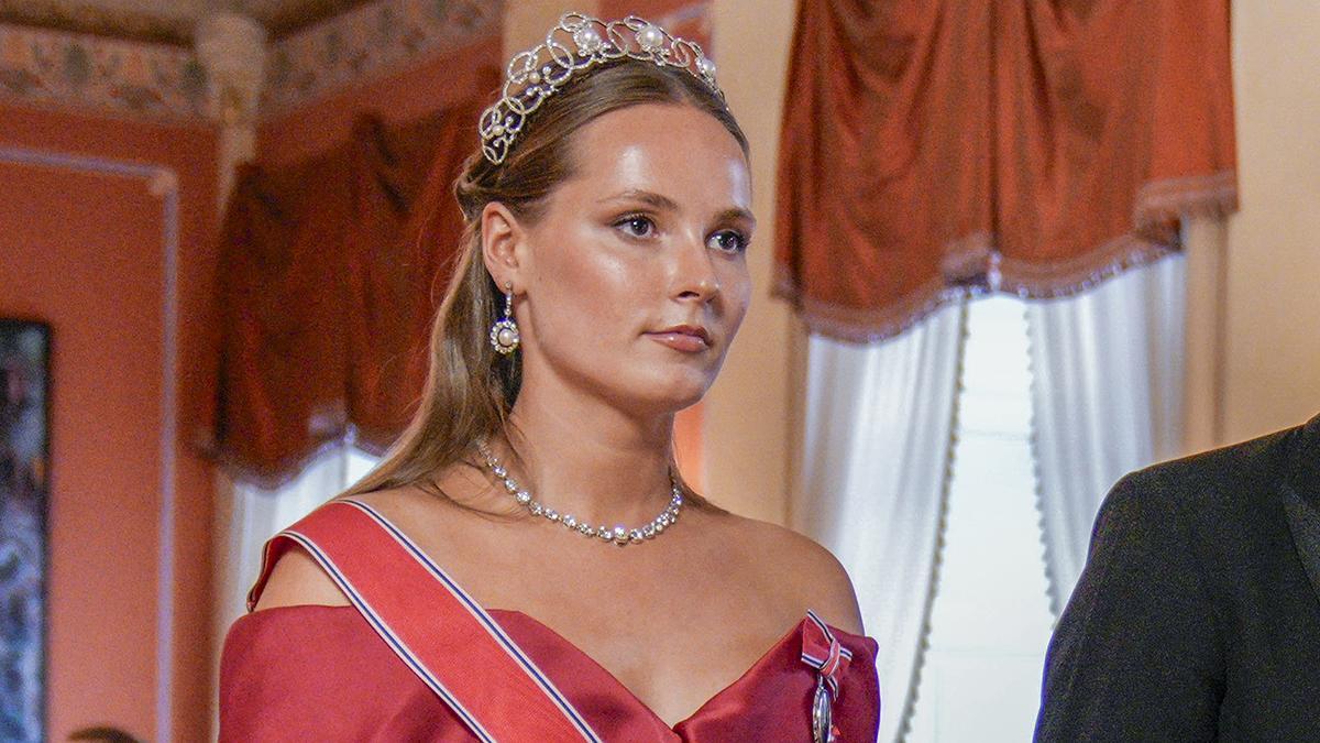 Princesa Ingrid Alexandra y familia real noruega en la entrega del Premio Nobel de la Paz, Ayuntamiento de Oslo, 10 de diciembre de 2025