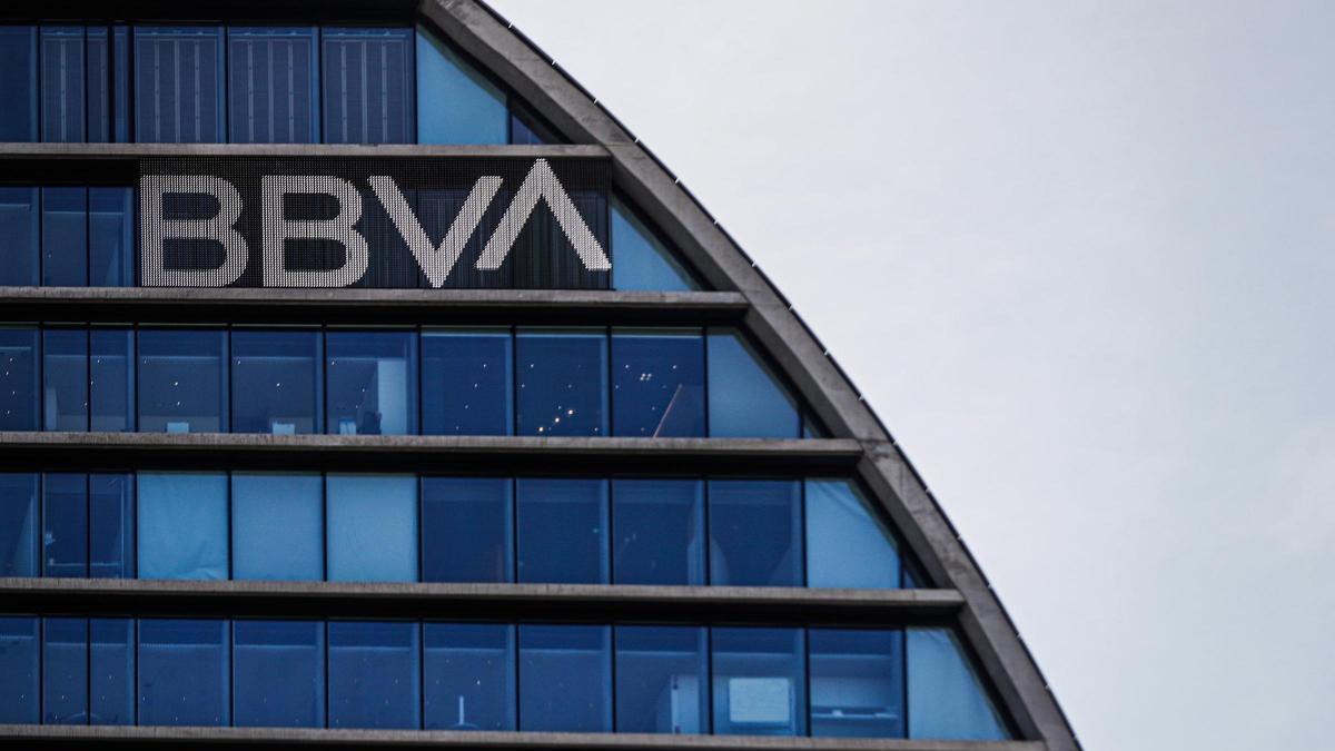 BBVA Research mantiene crecimiento del PIB al 2,4 % en 2026 y lo revisa al 2,1 % en 2027 por el encarecimiento energético