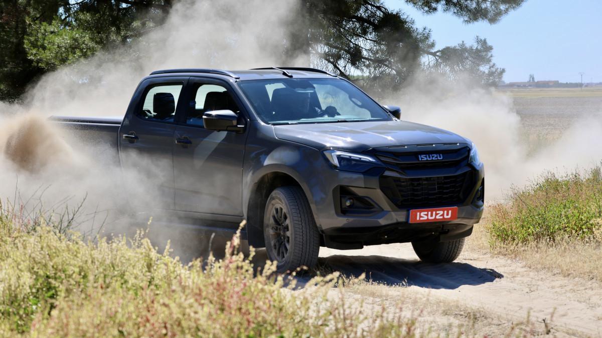Isuzu D-Max 2026 vista frontal con nueva parrilla