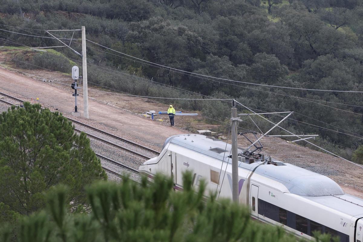 Jueza del Tribunal de Instancia de Montoro firmando el auto que desestima la recusación de peritos en el caso Adamuz