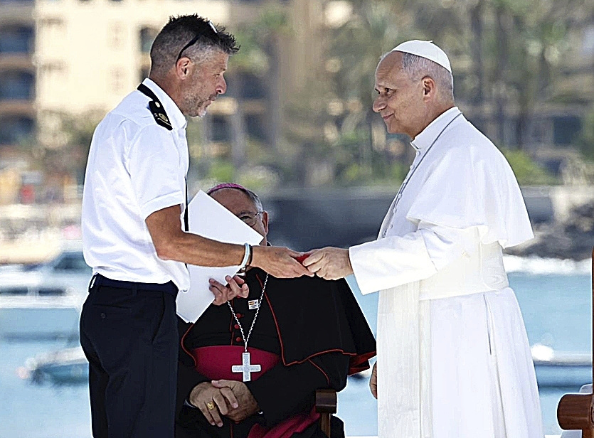 Pope Francis listening to migrants in Arguineguín, Gran Canaria