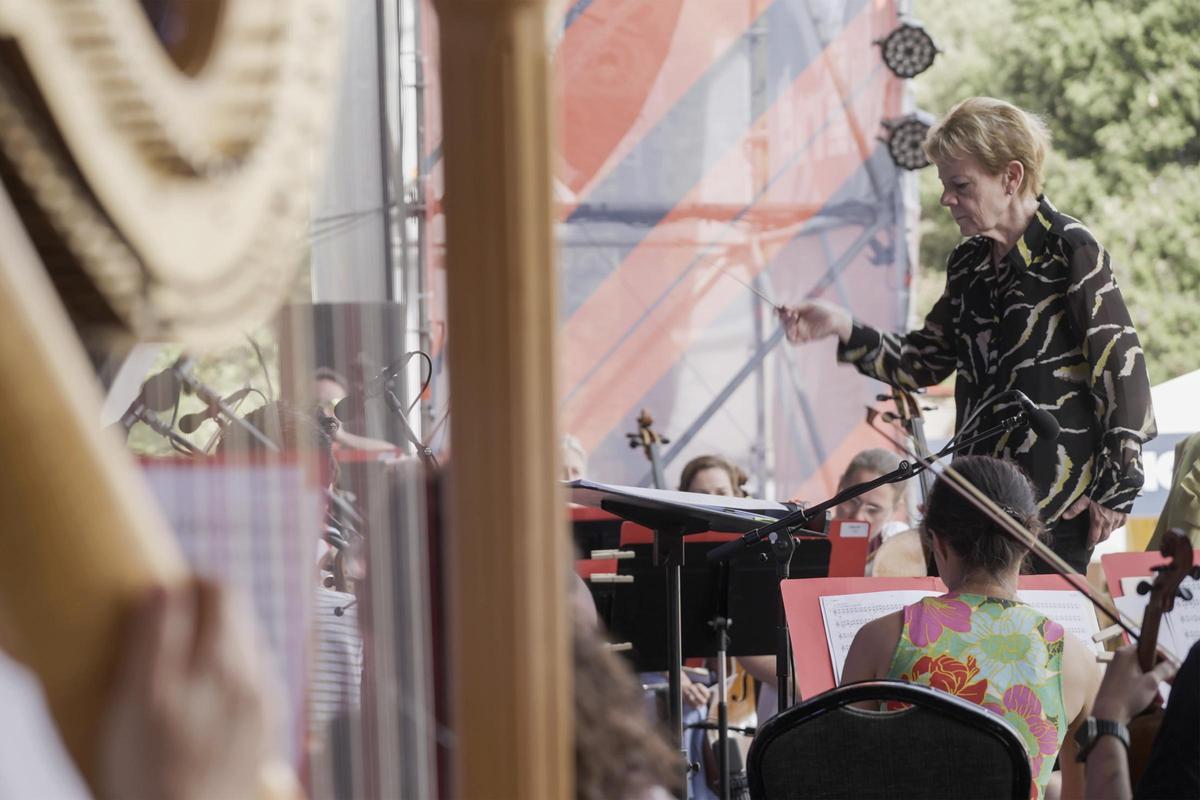 Galdric Santacana dirige el concierto con las campanas de Gaudí en el Palau de la Música Catalana