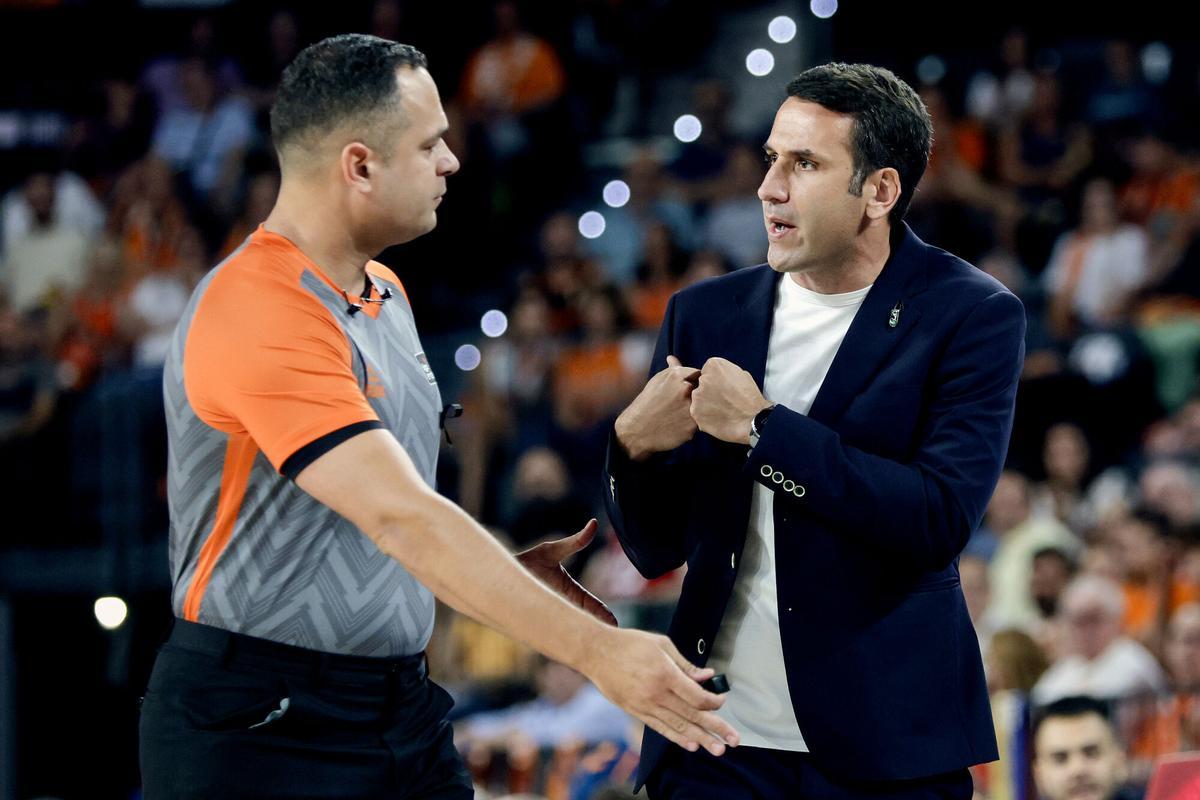 Imagen del partido en La Fonteta donde Valencia Basket supera al Joventut 90-76 y avanza a la final de la Liga Endesa