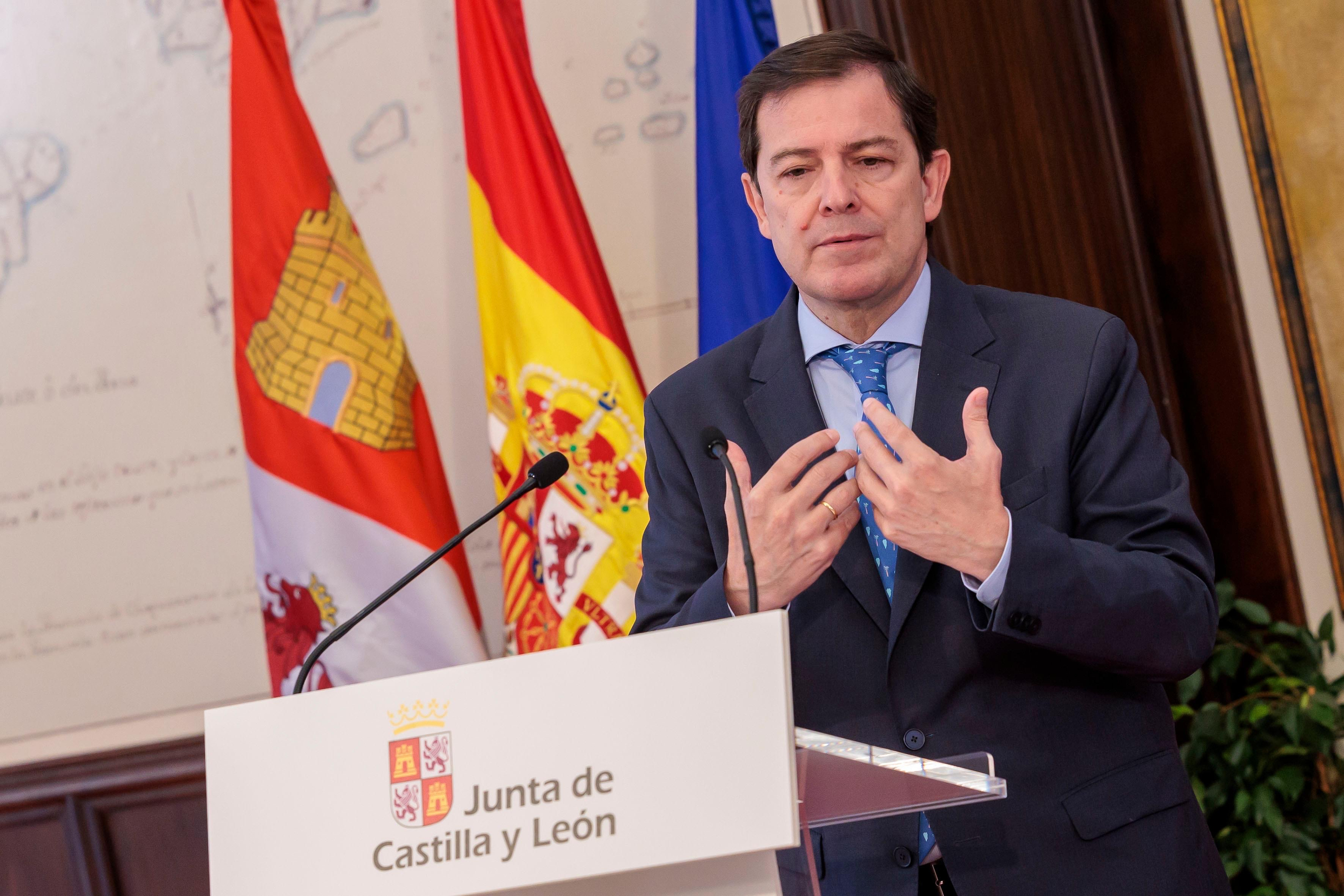 Carteras Castilla y León: Mañueco reconfigura 10 consejerías y entrega Cultura a Vox