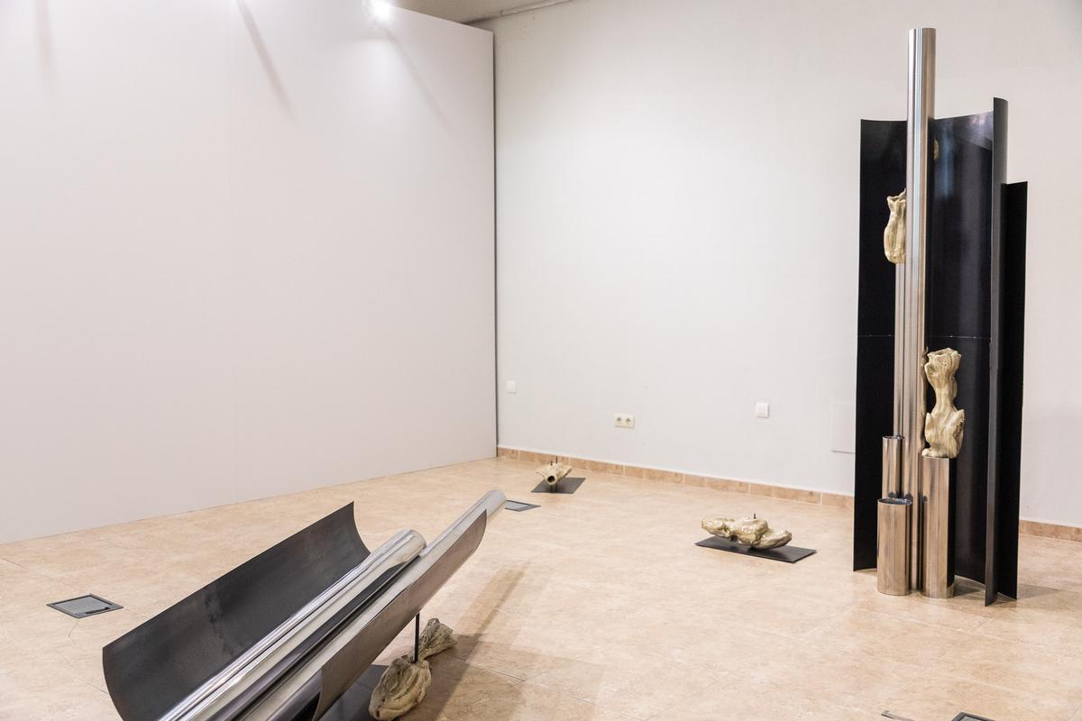 Instalación luminosa de la Bienal Climática en el casco histórico de Avilés