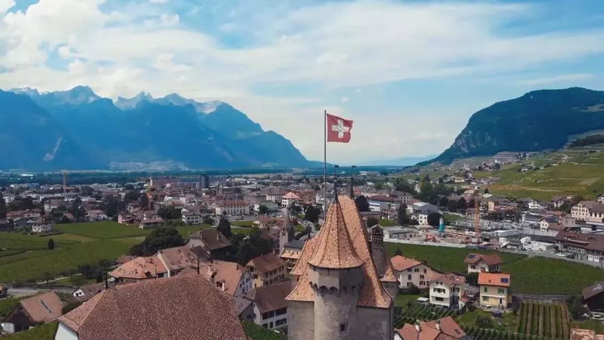 Captura de pantalla del mensaje de Telegram de Zelenski anunciando los ataques a instalaciones estratégicas rusas