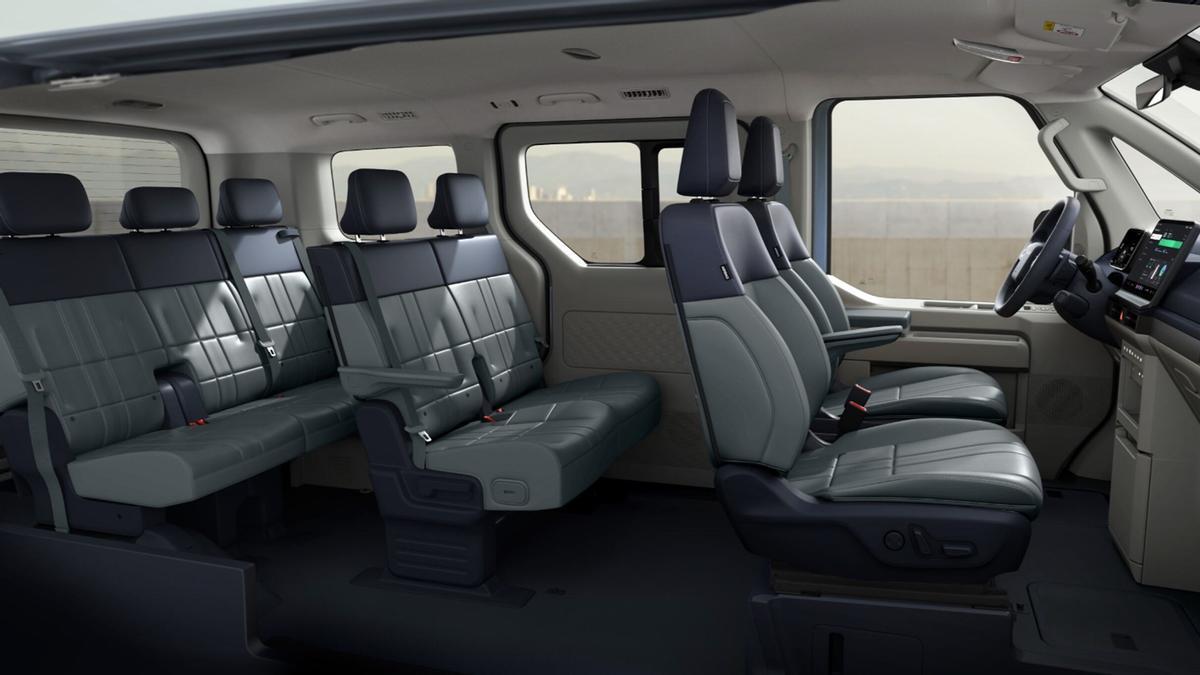 Kia PV5 Passenger de 7 plazas con puertas correderas automáticas y diseño familiar
