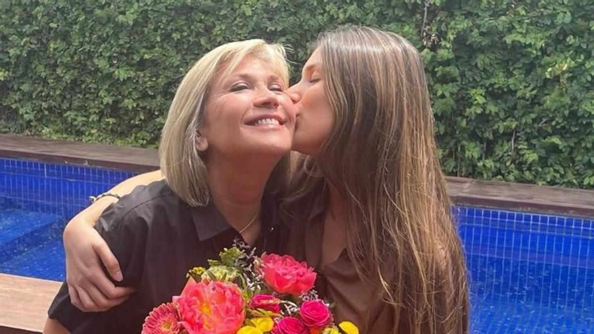 Julia Otero arrasa en los Premios Maga de Magas y abre su batalla contra el cáncer al público