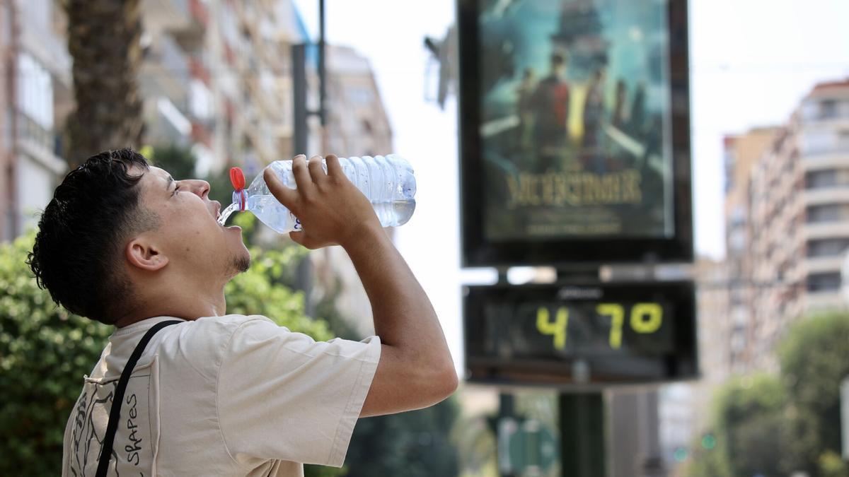 Aemet advierte la primera ola de calor del verano en Andalucía para la próxima semana